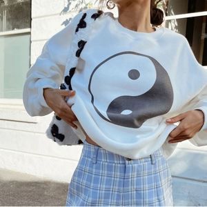 Princess Polly Yin And Yang White Pullover, Size 6